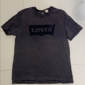 Levi’s distressed T shirt